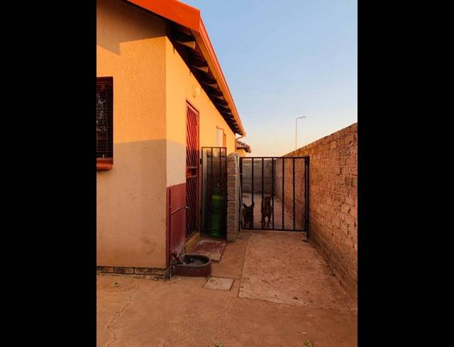 3 BEDROOM HOUSE FOR SALE IN SOSHANGUVE VV